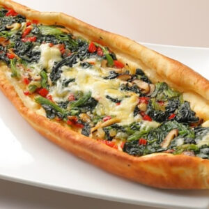 ボート型ほうれん草＆キノコピザ